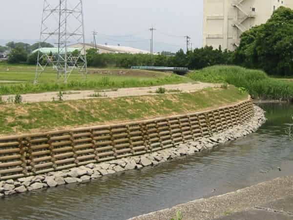 公共土木構造物「O&Dウッド」護岸工②